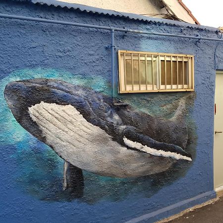 Jinho'S Black Whale Guest House & Bar Seoul Exterior photo