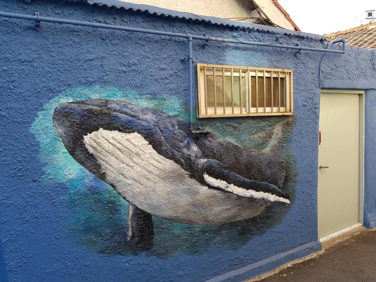 Jinho'S Black Whale Guest House & Bar Seoul Exterior photo